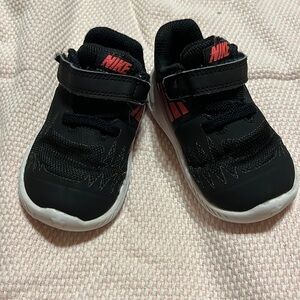 Nike Pink/Black Toddler Size 5 Shoes